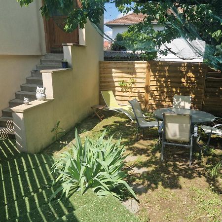 Appartement Independant Dans Maison Avec Jardinet, Au Calme Sérézin-du-Rhône Dış mekan fotoğraf