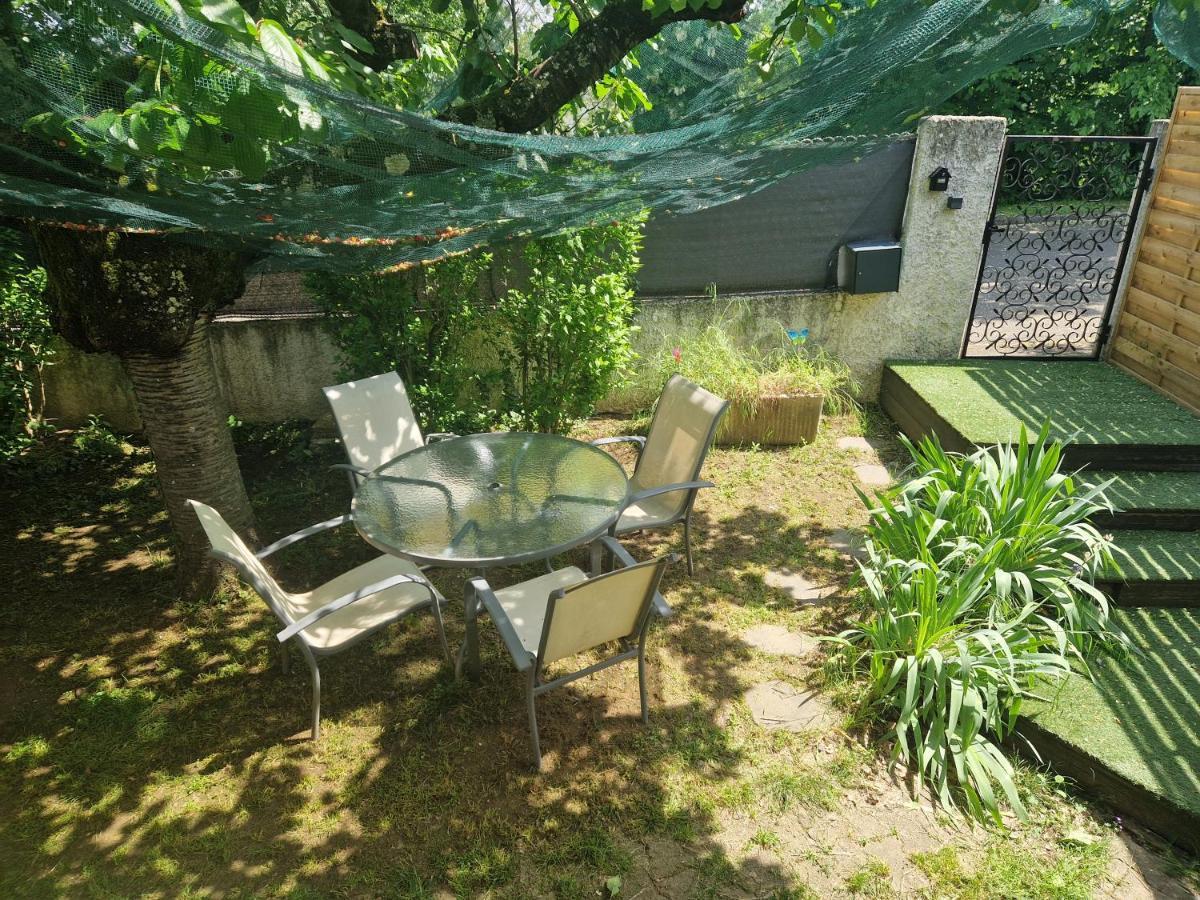 Appartement Independant Dans Maison Avec Jardinet, Au Calme Sérézin-du-Rhône Dış mekan fotoğraf