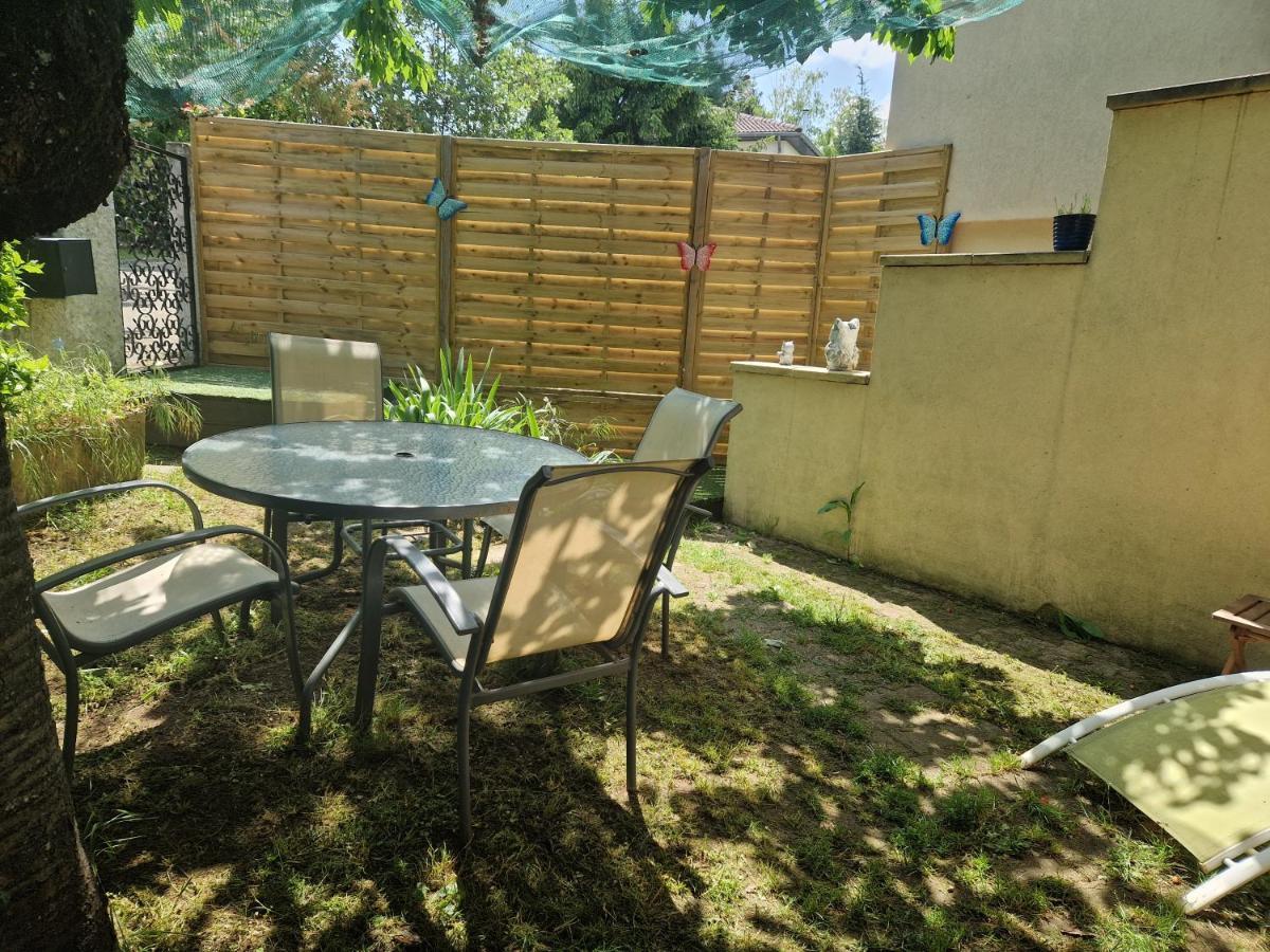 Appartement Independant Dans Maison Avec Jardinet, Au Calme Sérézin-du-Rhône Dış mekan fotoğraf